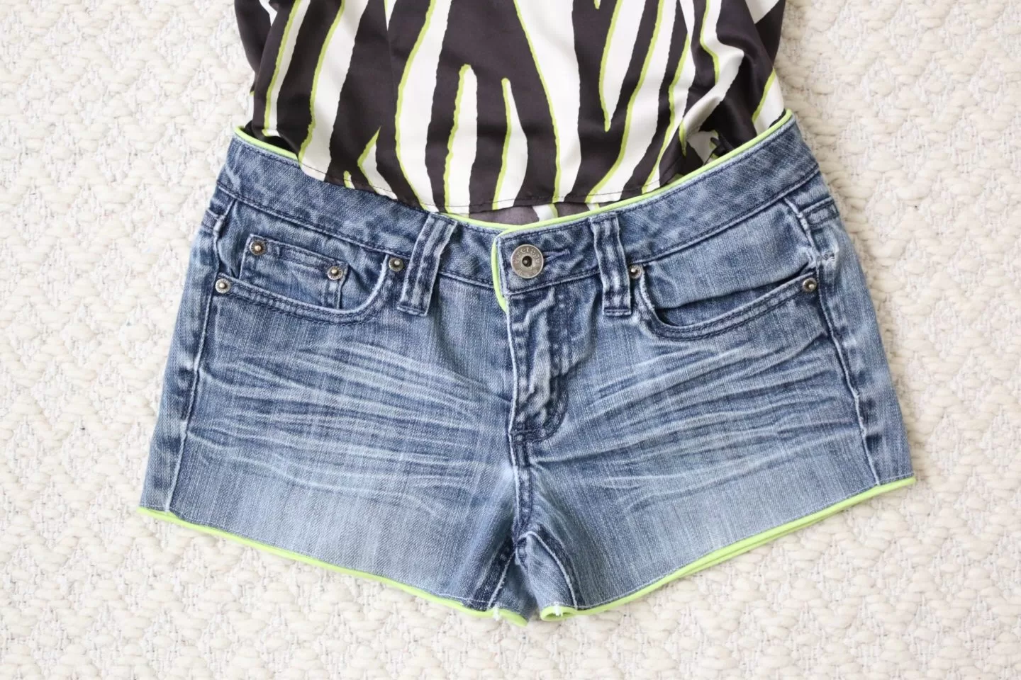 Transform your Jeans into Spicy Shorts!