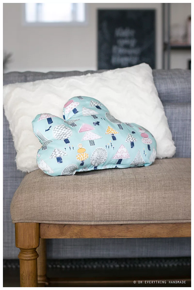 SEWING PROJECT // Fabric Cloud Pillow